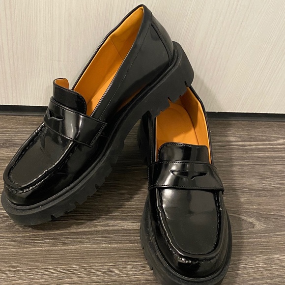 Uniqlo Loafers - Picture 1 of 4